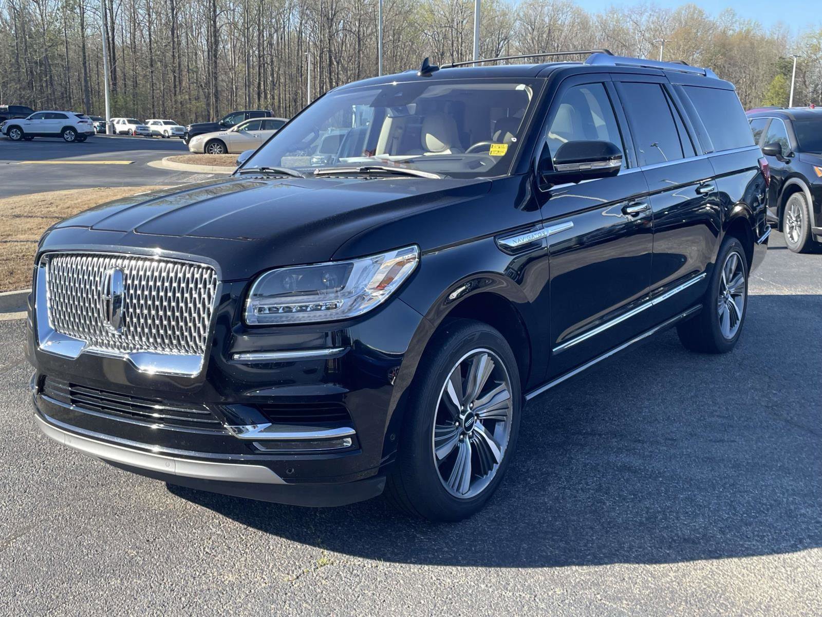 Used 2019 Lincoln Navigator L Reserve w/ Cargo Package AWD/4WD image 4