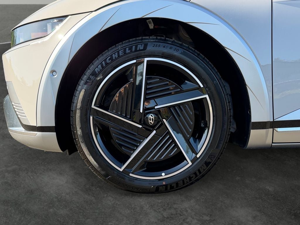 Used 2025 Hyundai Ioniq 5 Limited AWD/4WD image 5
