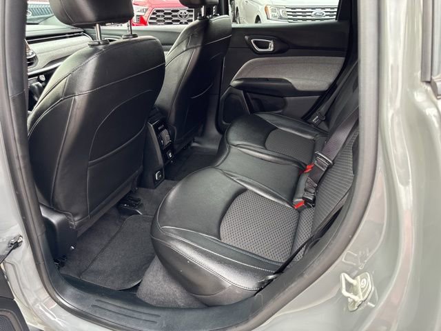 Used 2024 Jeep Compass Latitude image 19