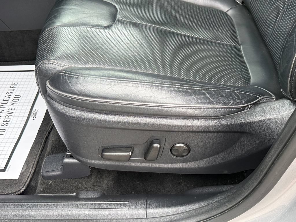 Used 2021 Hyundai Santa Fe SEL w/ Convenience + Premium Package AWD/4WD image 17