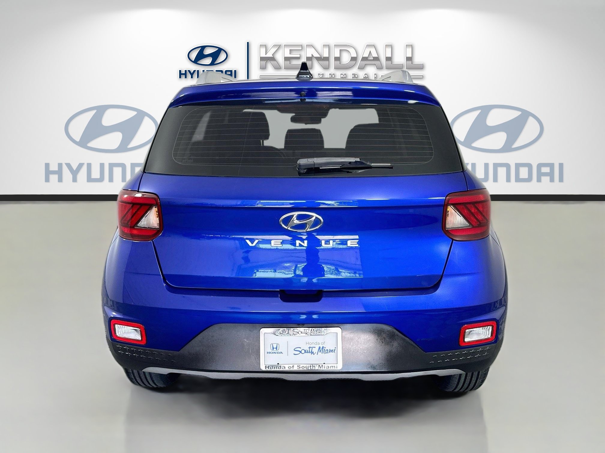 Used 2022 Hyundai Venue Limited FWD image 5