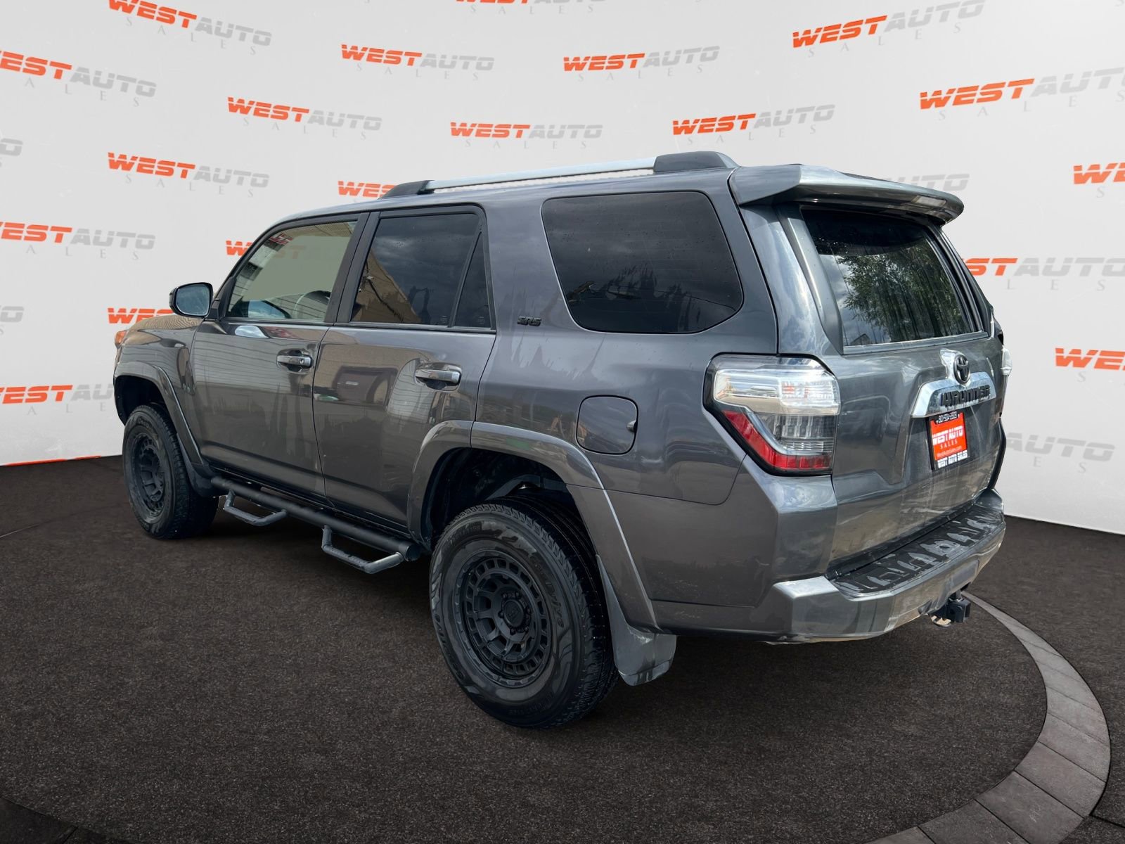 Used 2022 Toyota 4Runner SR5 AWD/4WD image 3
