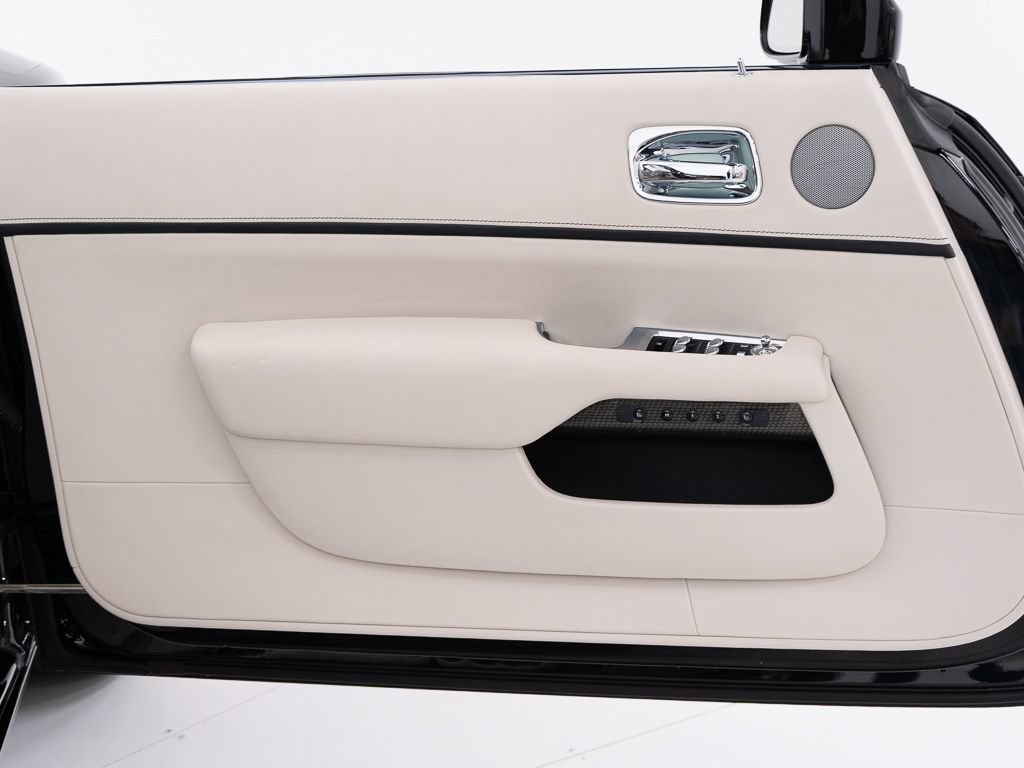 Certified 2018 Rolls-Royce Dawn RWD image 19