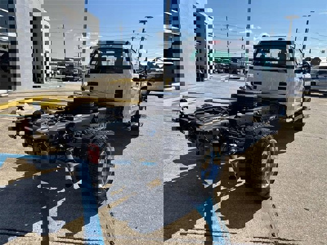New 2025 Ford F550 4x4 Regular Cab Super Duty image 7