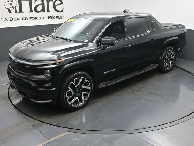 Used 2024 Chevrolet Silverado EV RST AWD/4WD image 43
