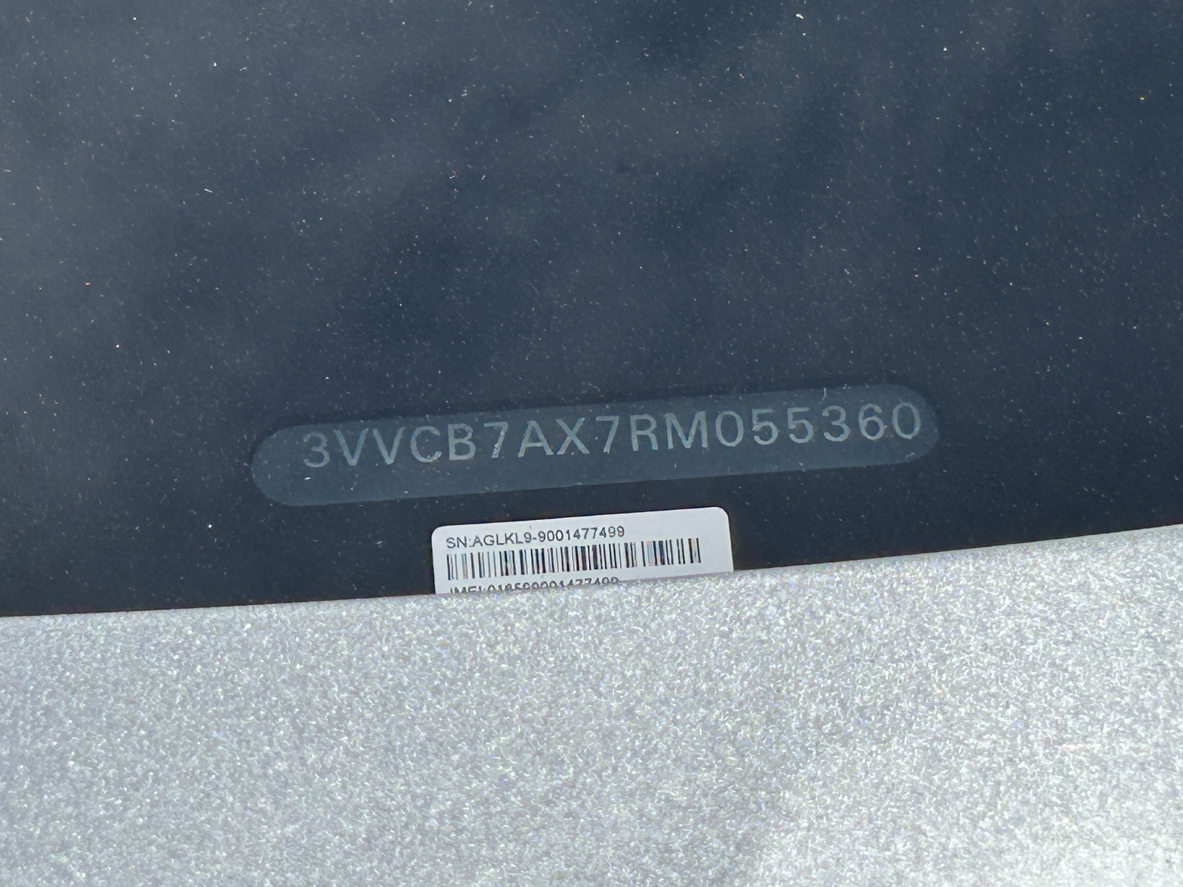 Used 2024 Volkswagen Tiguan SE R-Line FWD image 31