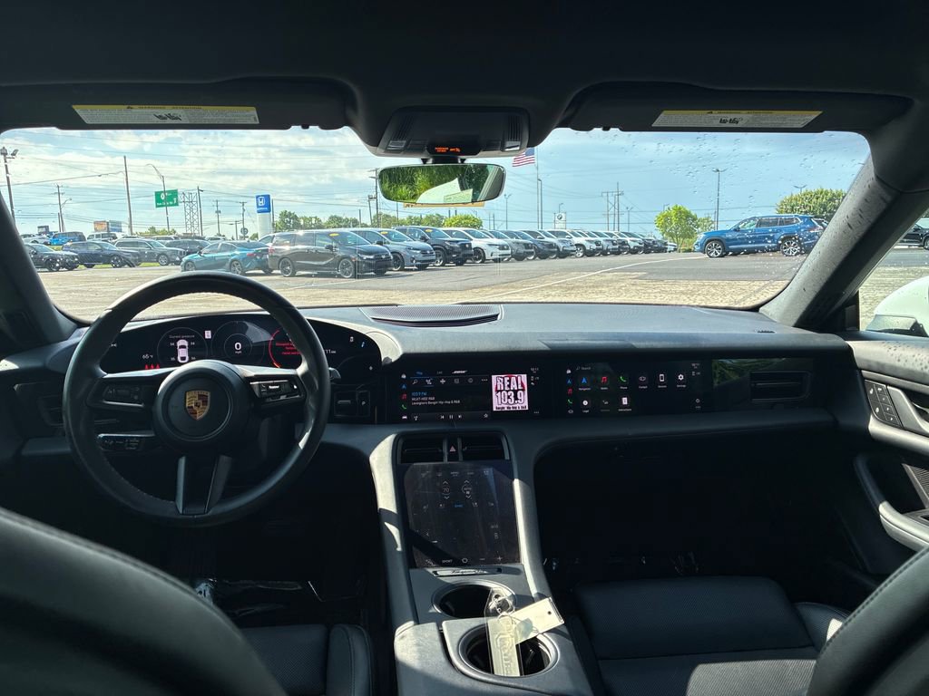 Used 2022 Porsche Taycan RWD image 18