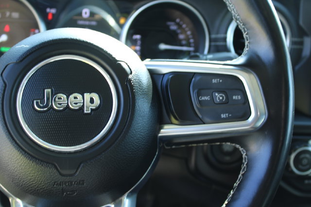 Used 2022 Jeep Wrangler Unlimited Sahara w/ Cold Weather Group AWD/4WD image 16