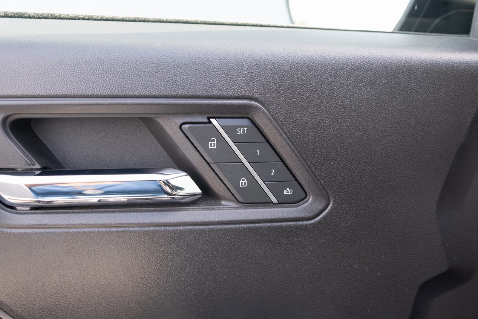 Used 2024 GMC Canyon AT4X image 17