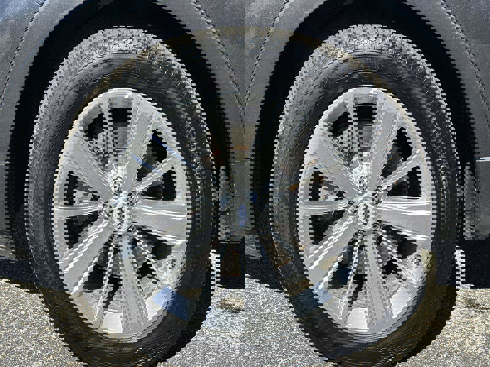 Used 2019 Ford Explorer Limited w/ Class III Trailer Tow Package image 11