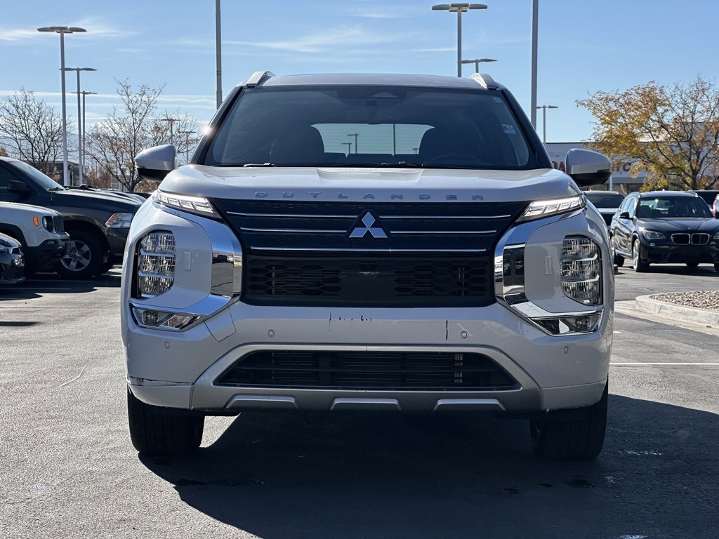 Used 2024 Mitsubishi Outlander SEL image 2