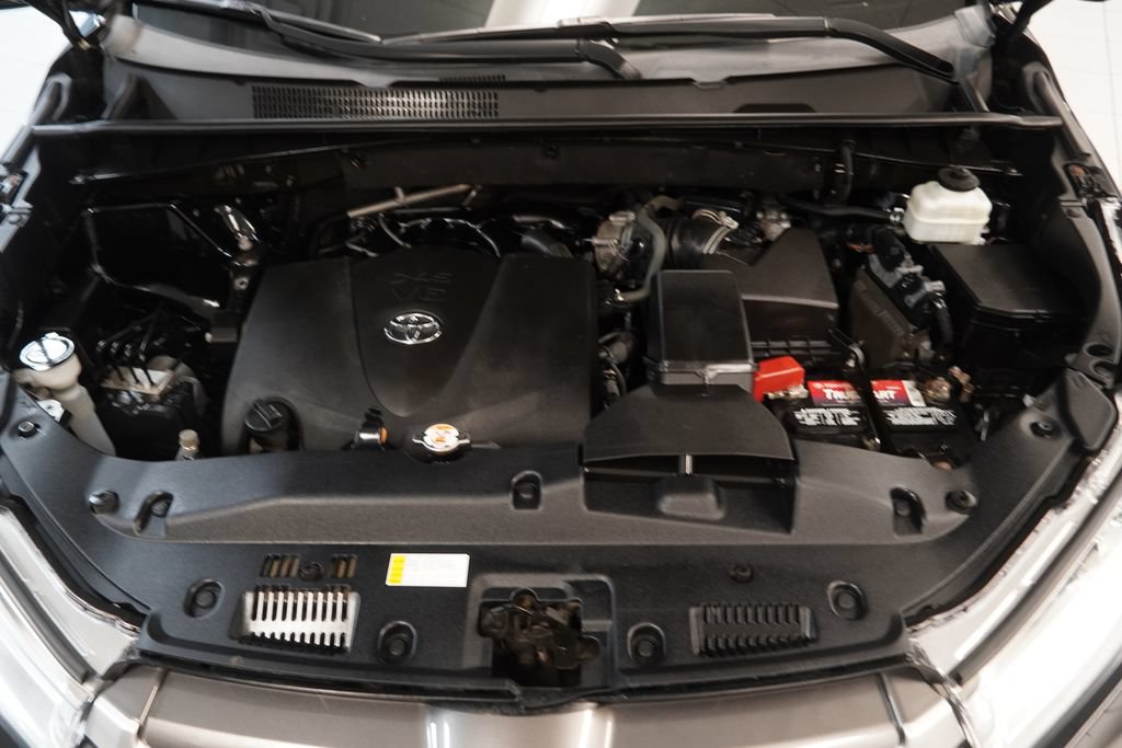 Used 2019 Toyota Highlander XLE AWD/4WD image 45