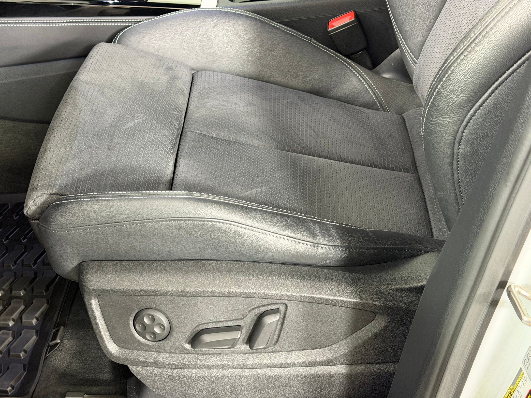 Used 2023 Audi Q5 e Premium Plus w/ Premium Plus Package AWD/4WD image 15