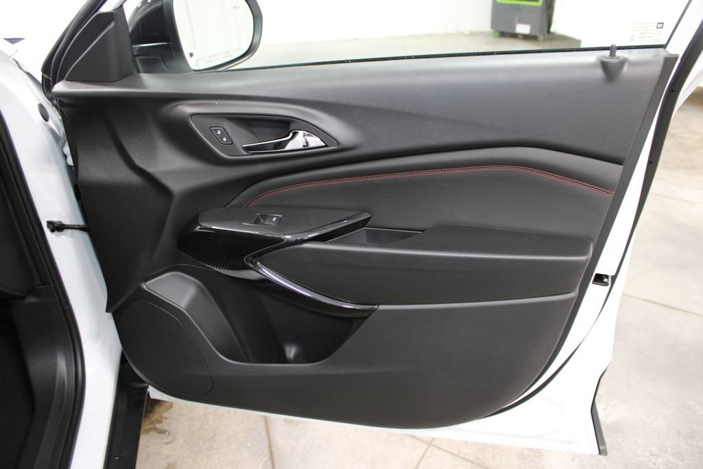 New 2026 Chevrolet Trax RS w/ Driver Confidence Package FWD image 24
