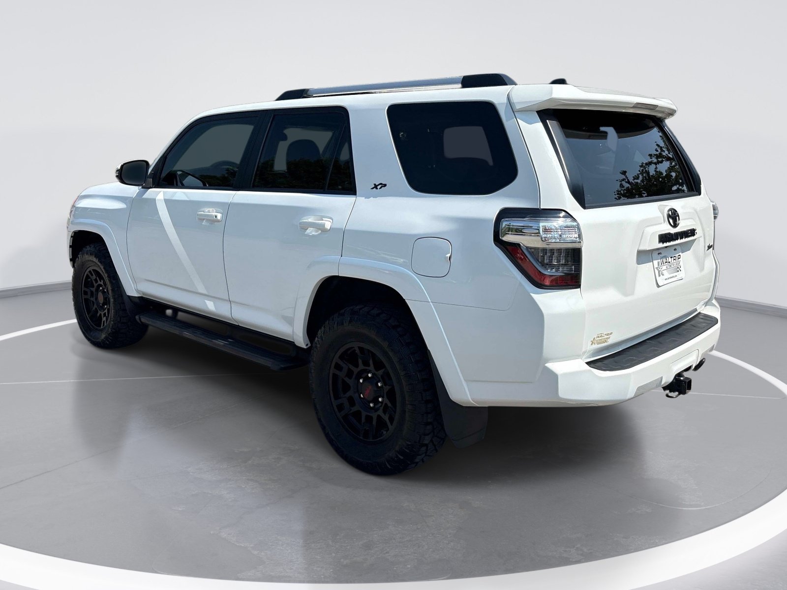 Used 2023 Toyota 4Runner SR5 Premium w/ Moonroof Package AWD/4WD image 6