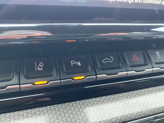 Used 2024 Chevrolet Silverado 2500 ZR2 w/ Technology Package image 33