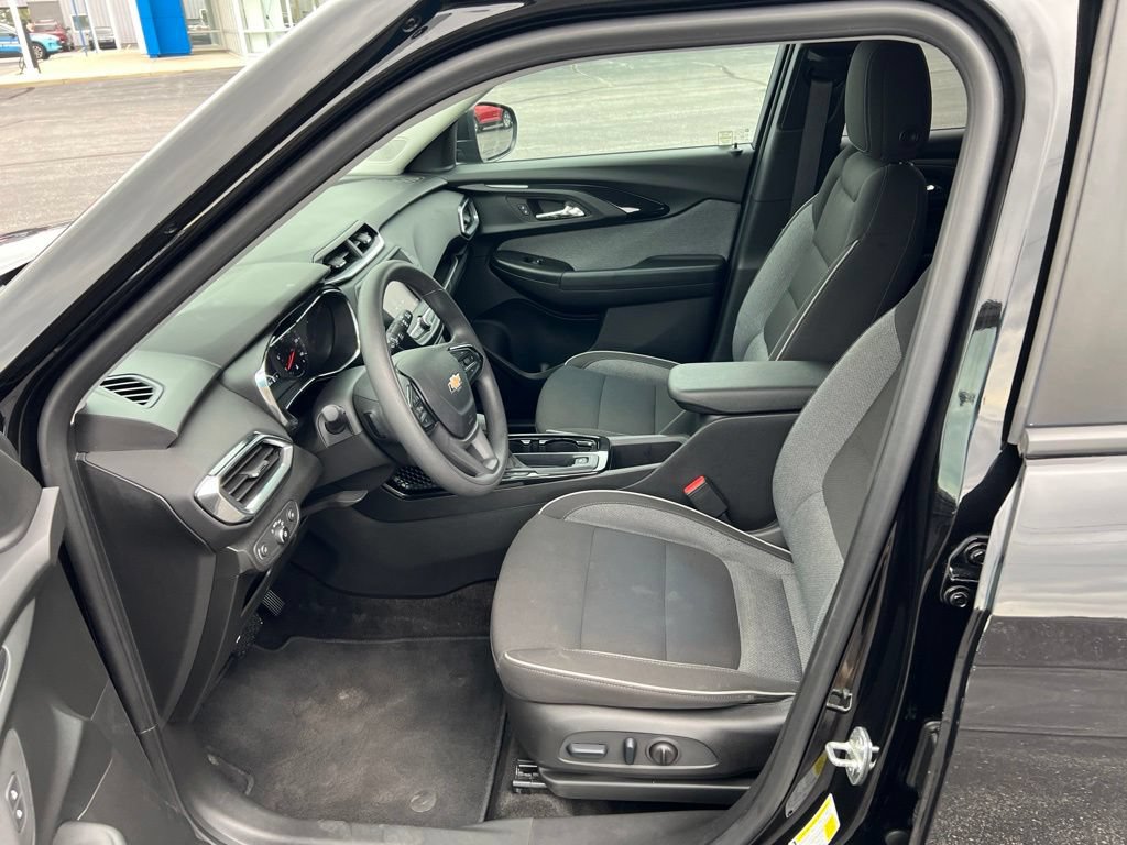 Used 2023 Chevrolet TrailBlazer LT FWD image 8