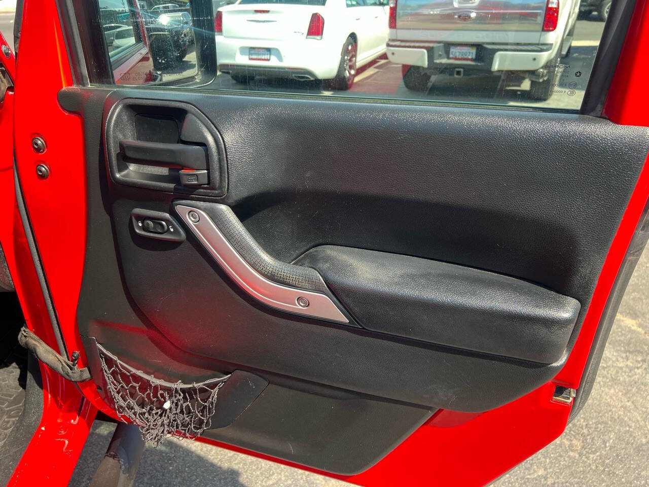 Used 2017 Jeep Wrangler Rubicon w/ Power Convenience Group image 17