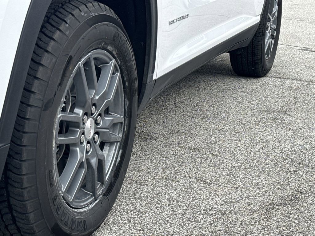 Used 2025 GMC Acadia Elevation image 18