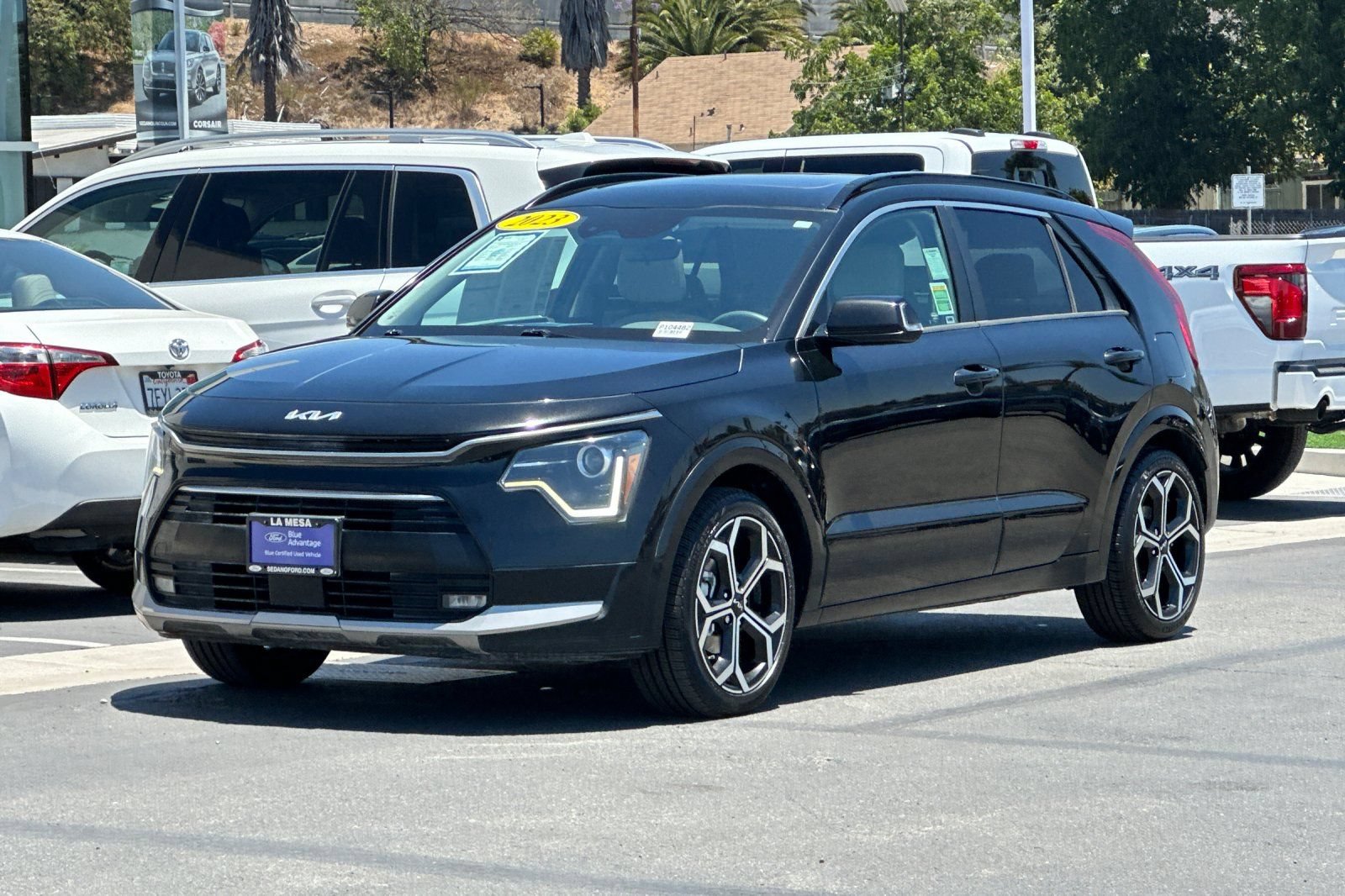 Used 2023 Kia Niro EX Touring FWD image 7