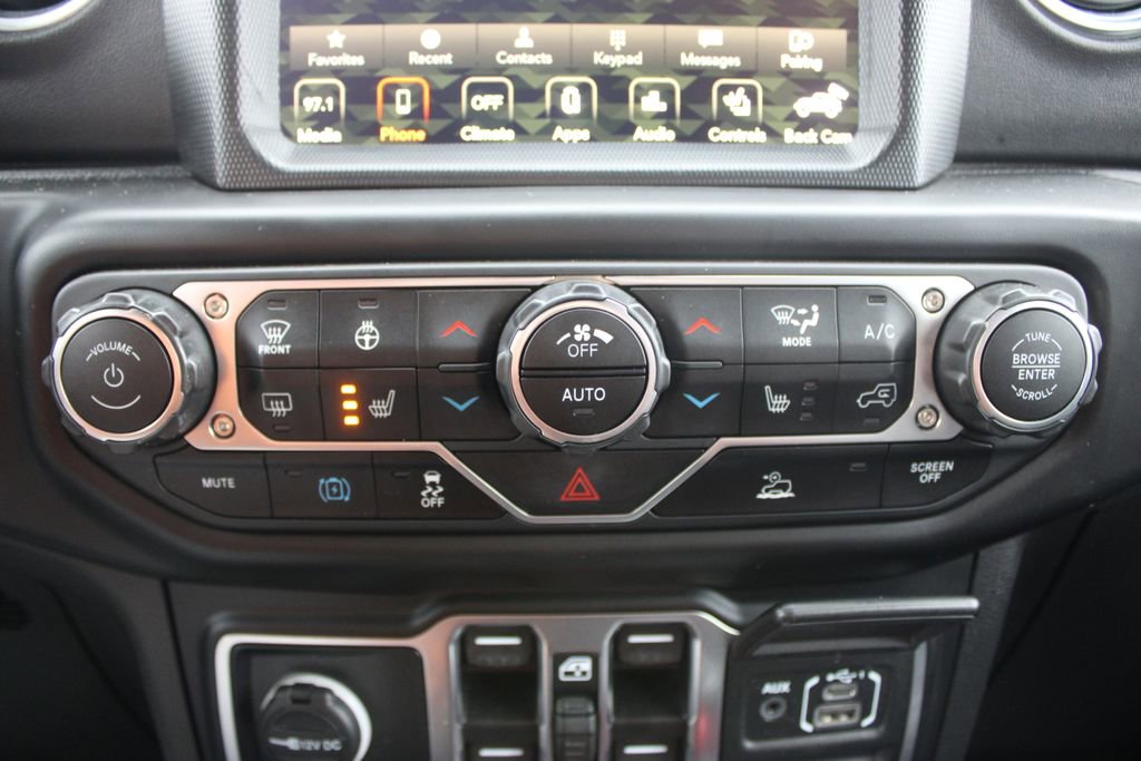 Used 2023 Jeep Wrangler Unlimited Sahara w/ Cold Weather Group AWD/4WD image 43