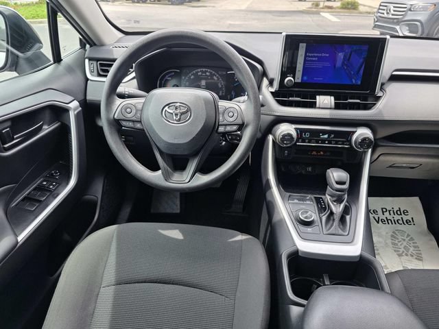 Used 2024 Toyota RAV4 LE AWD/4WD image 10