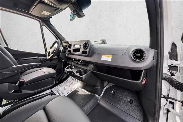 Used 2026 Mercedes-Benz Sprinter 2500 image 10