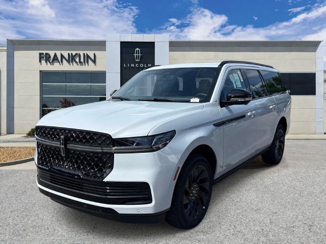 New 2026 Lincoln Navigator L Reserve w/ Jet Appearance Package AWD/4WD image 3