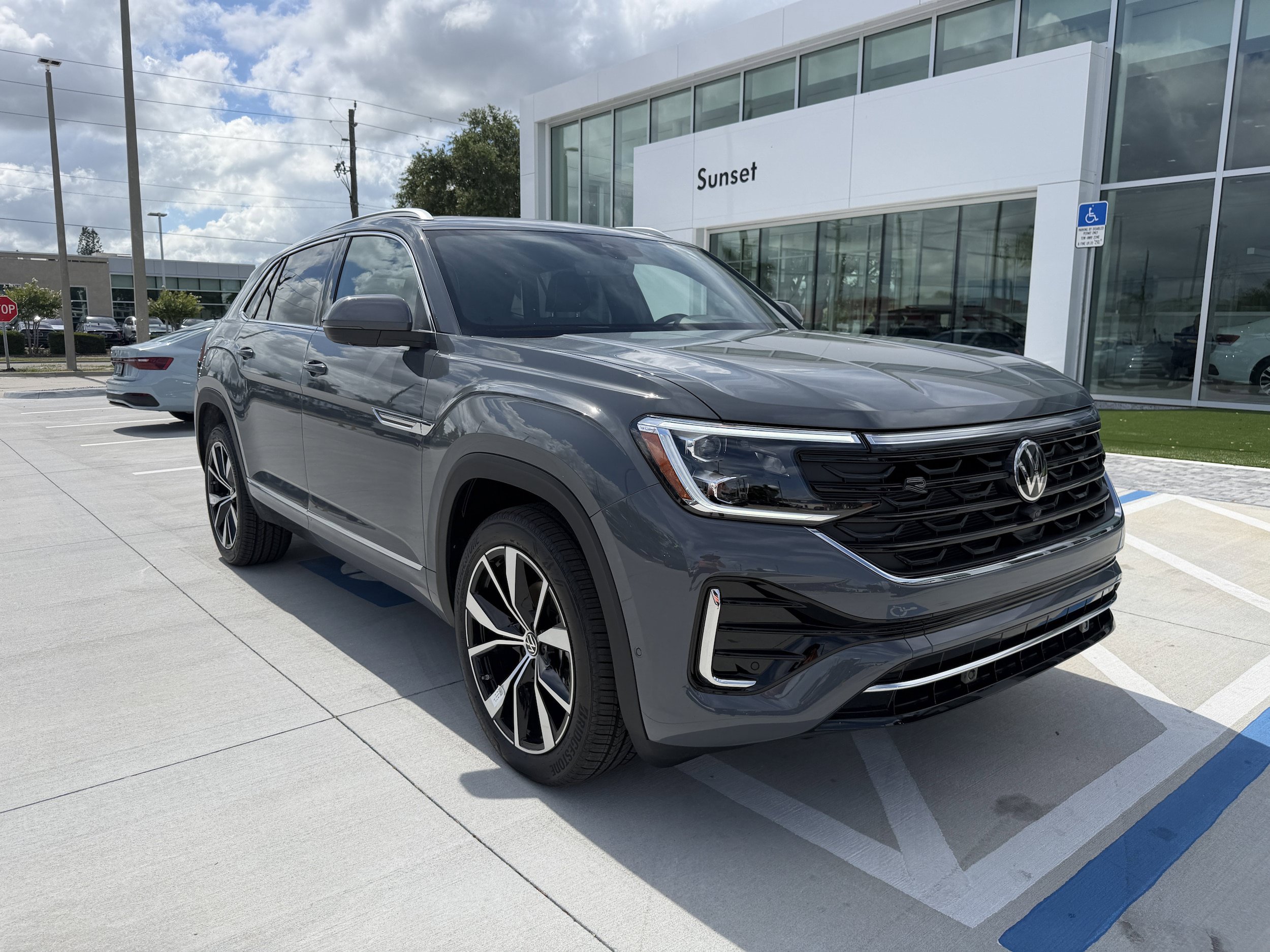 New 2026 Volkswagen Atlas Cross Sport SEL Premium R-Line AWD/4WD image 2
