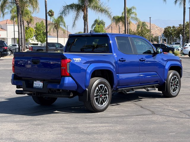 Used 2025 Toyota Tacoma TRD Sport AWD/4WD image 5