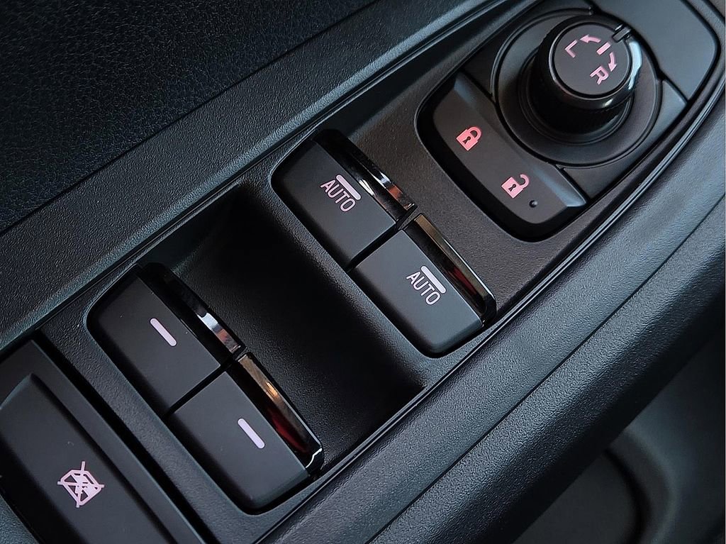 Used 2025 Subaru Crosstrek 2.0i Premium image 17