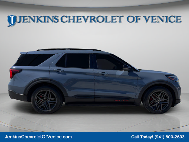 Used 2025 Ford Explorer ST w/ Sun And Sound Package RWD image 3