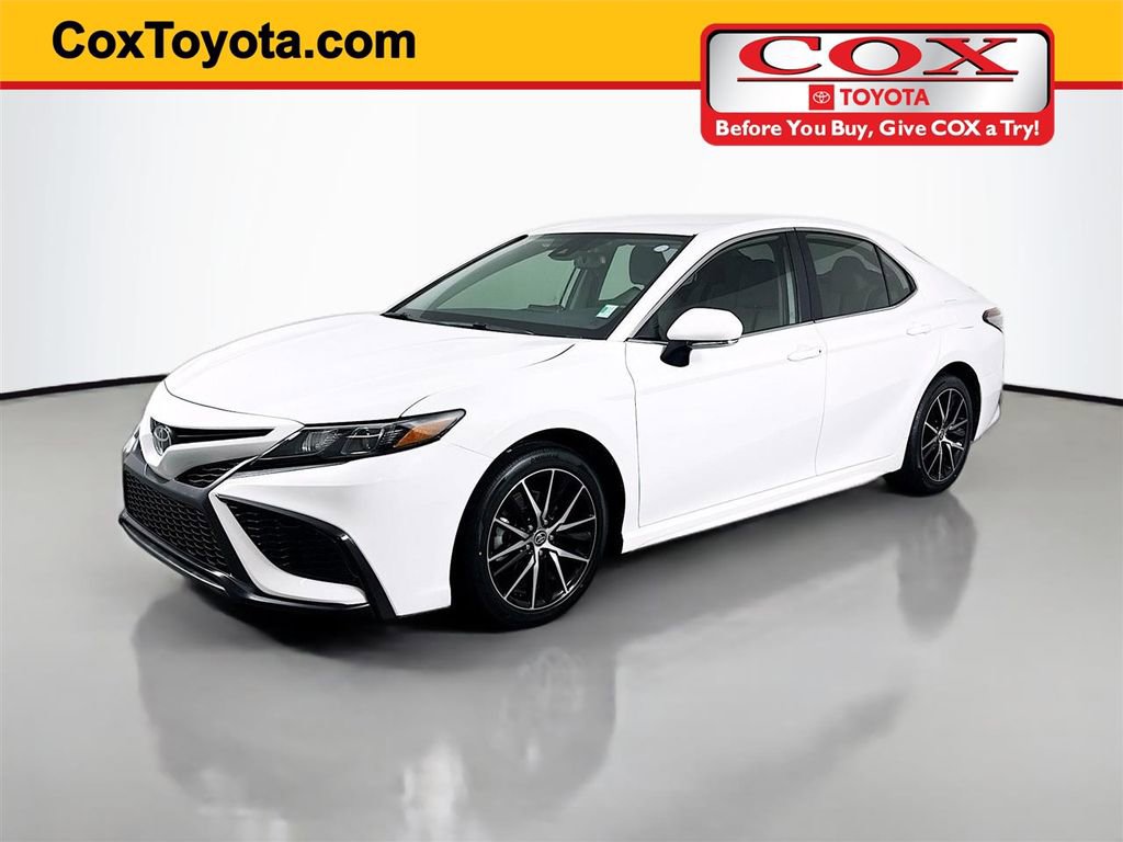 Used 2023 Toyota Camry SE w/ Convenience Package image 1