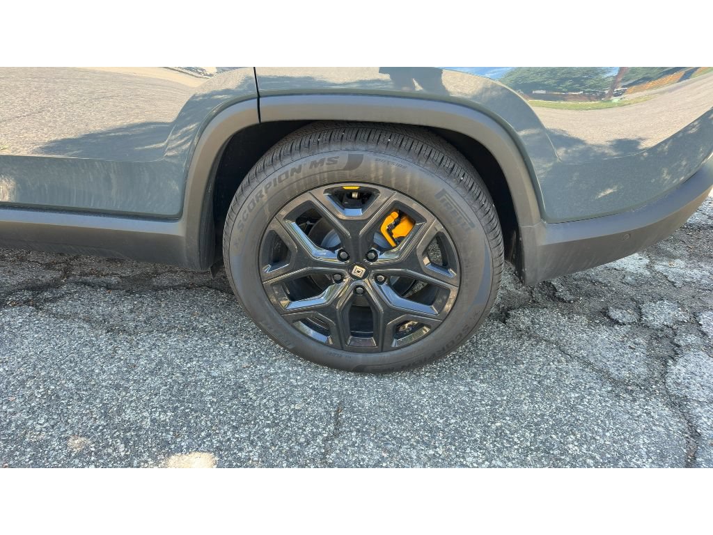 Used 2026 Rivian R1S Premium AWD/4WD image 7