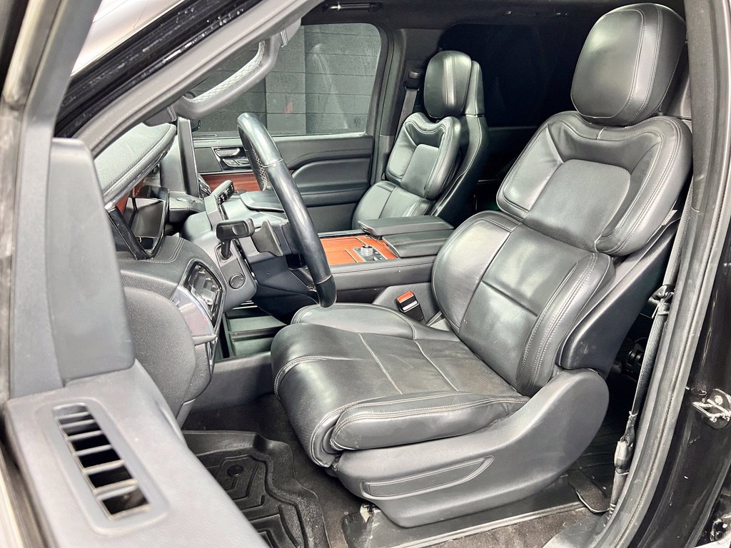 Used 2024 Lincoln Navigator L 4WD image 7