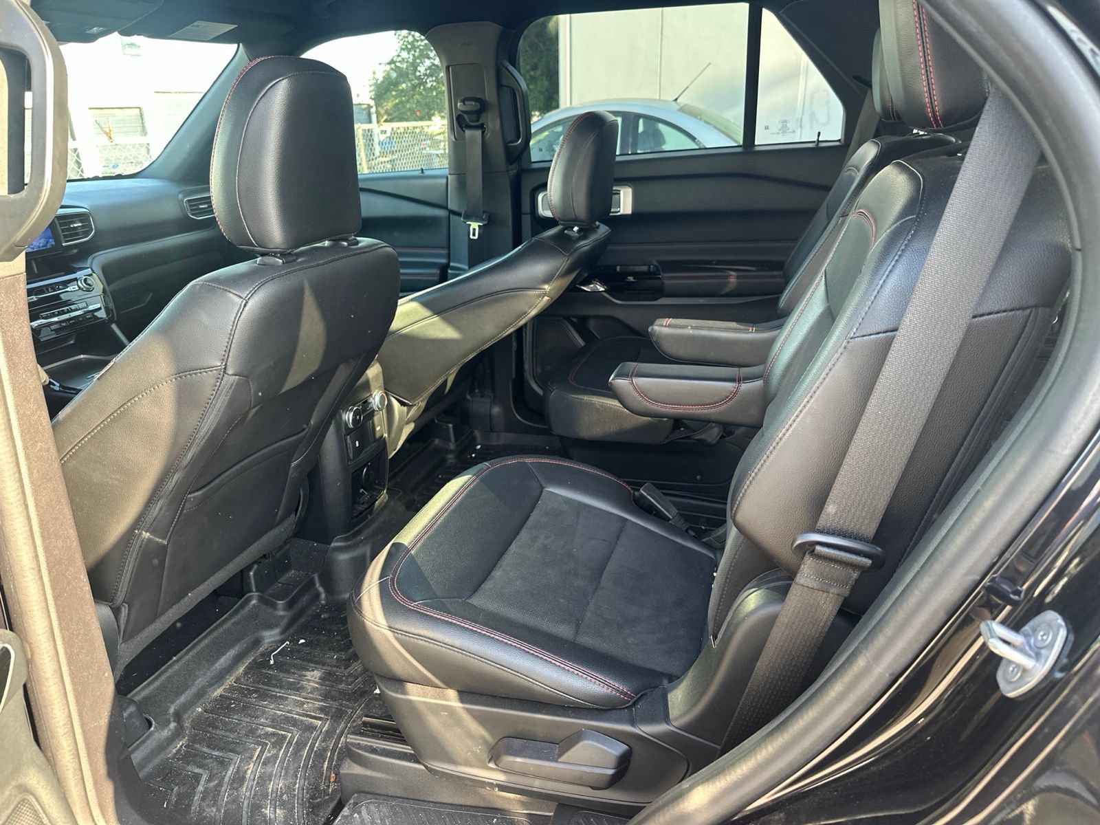 Used 2022 Ford Explorer ST-Line w/ Class IV Trailer Tow Package RWD image 14