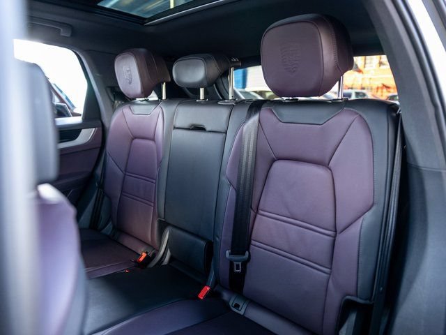 Certified 2025 Porsche Cayenne S AWD/4WD image 46