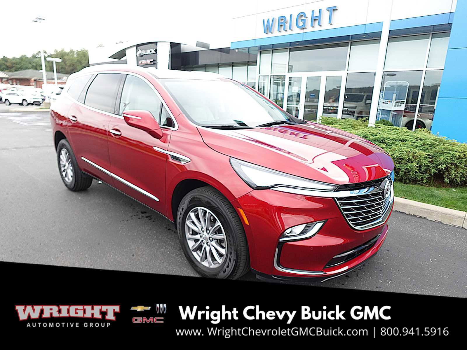 Used 2023 Buick Enclave Essence image 1