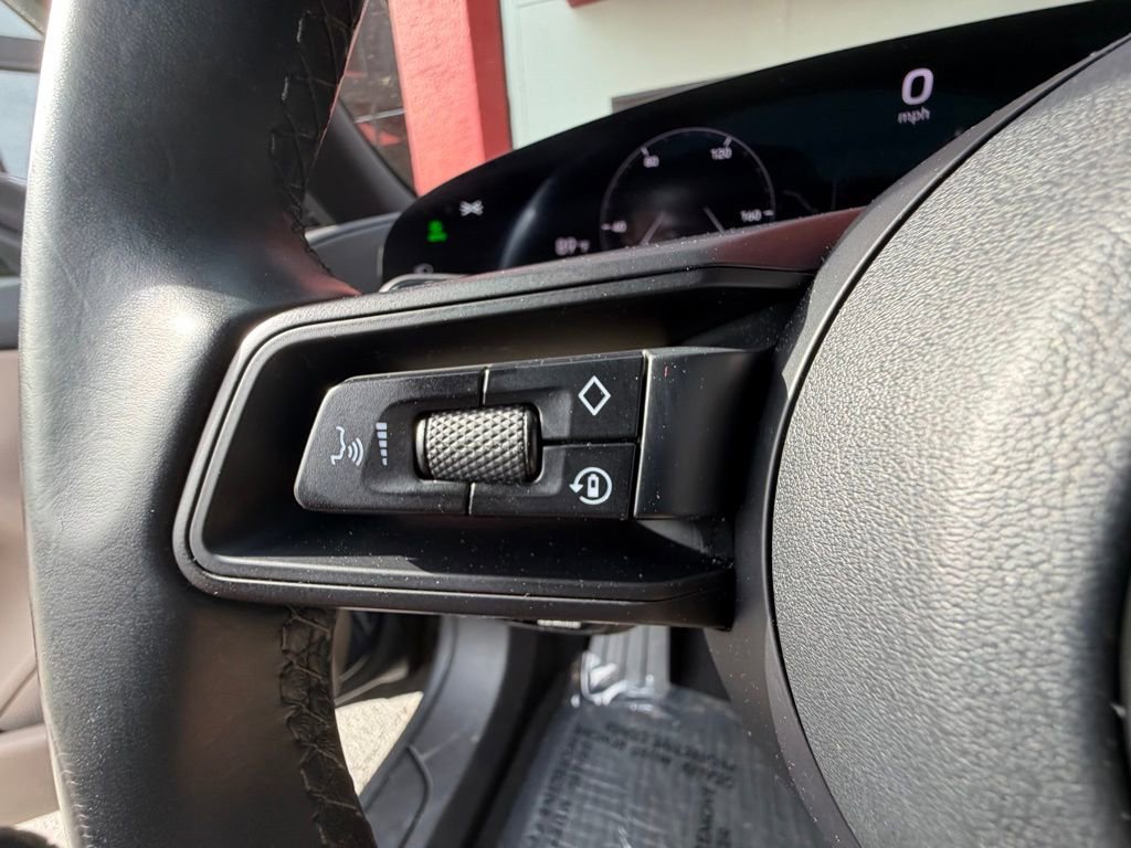 Used 2022 Porsche Taycan image 14