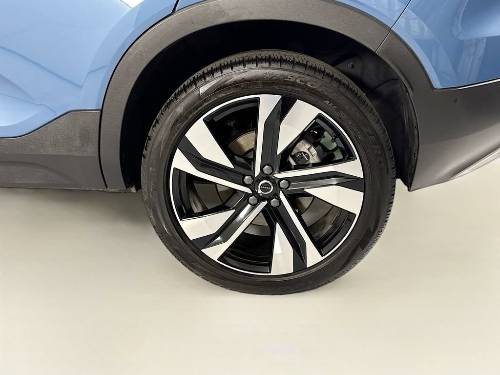 Used 2024 Volvo XC40 B5 Plus w/ Climate Package AWD/4WD image 31