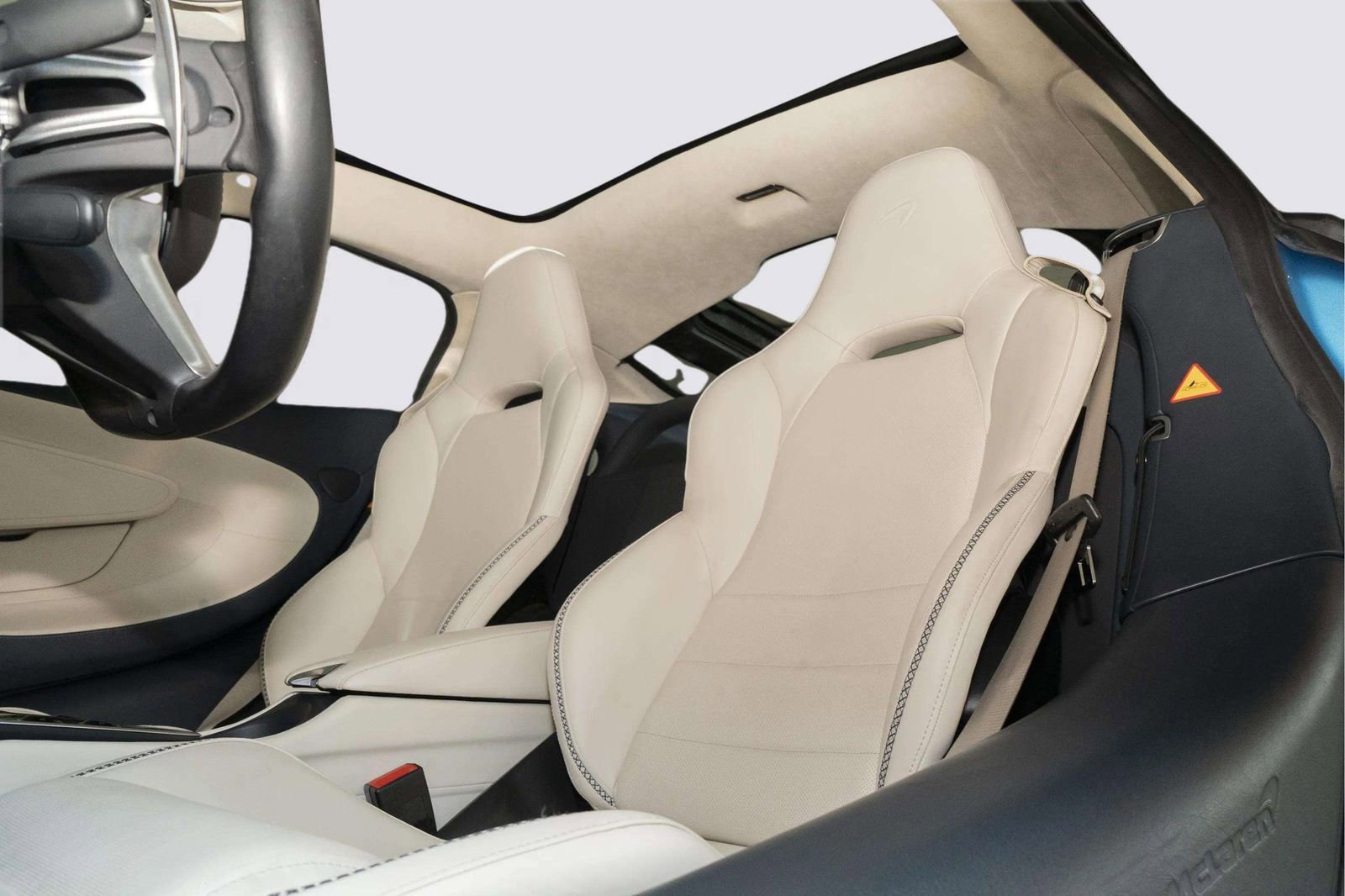 Used 2023 McLaren GT RWD image 16