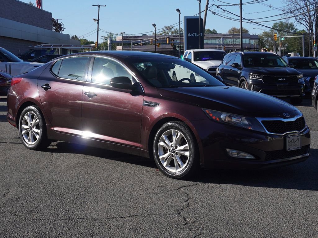 Used 2011 Kia Optima EX w/ Premium Pkg FWD image 2
