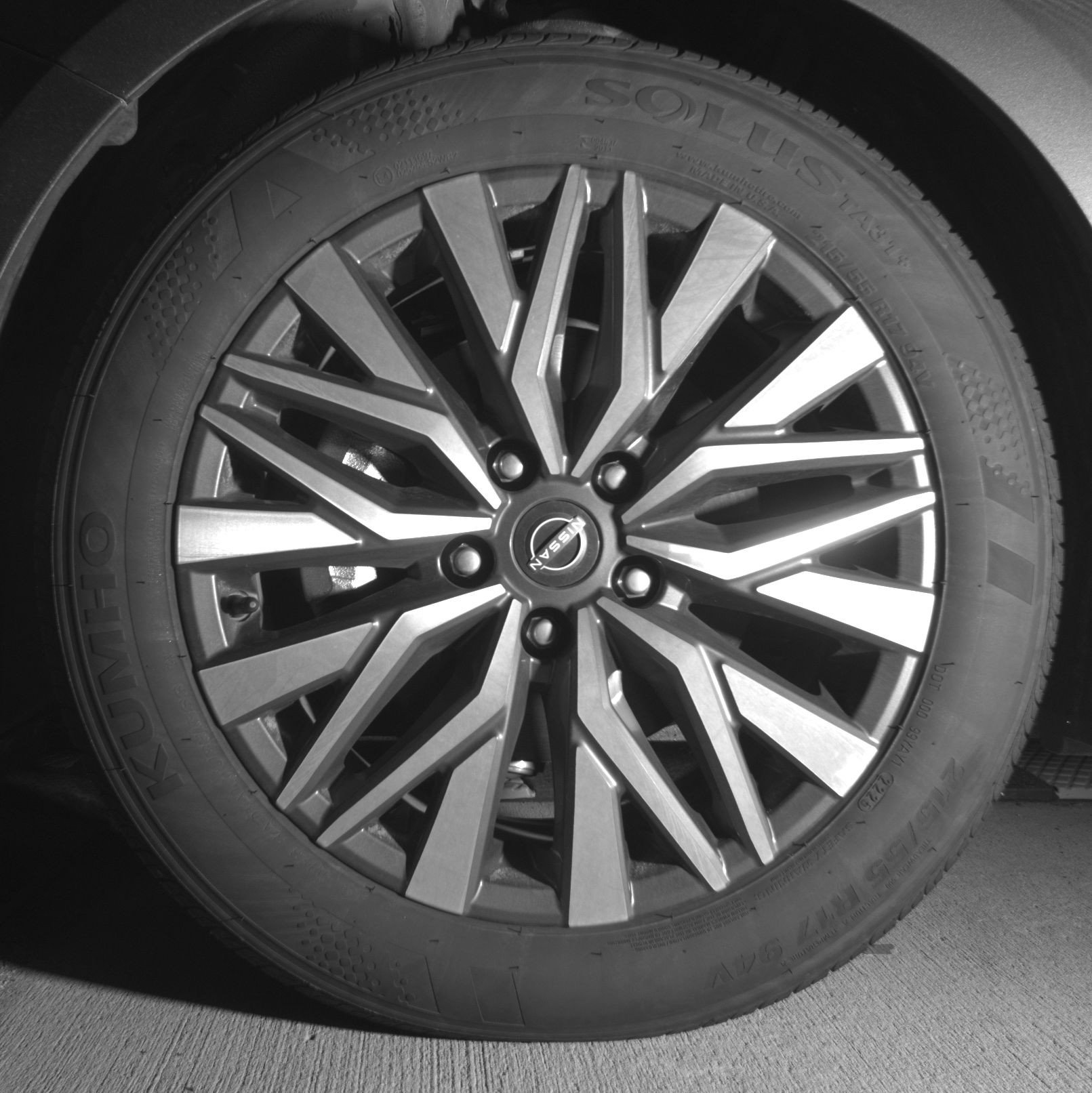 Used 2025 Nissan Altima 2.5 SV FWD image 12