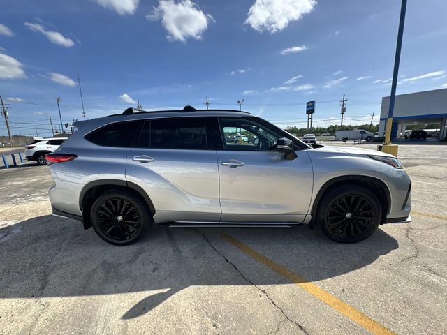 Used 2023 Toyota Highlander XSE FWD image 8