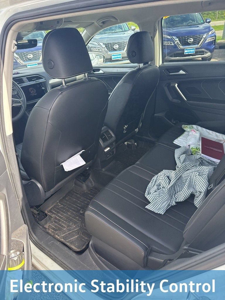 Used 2022 Volkswagen Tiguan SE AWD/4WD image 11