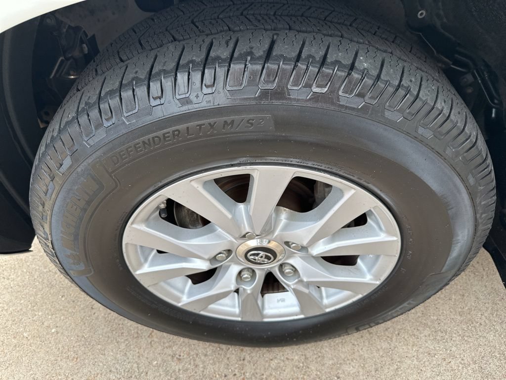 Used 2018 Toyota Land Cruiser AWD/4WD image 22