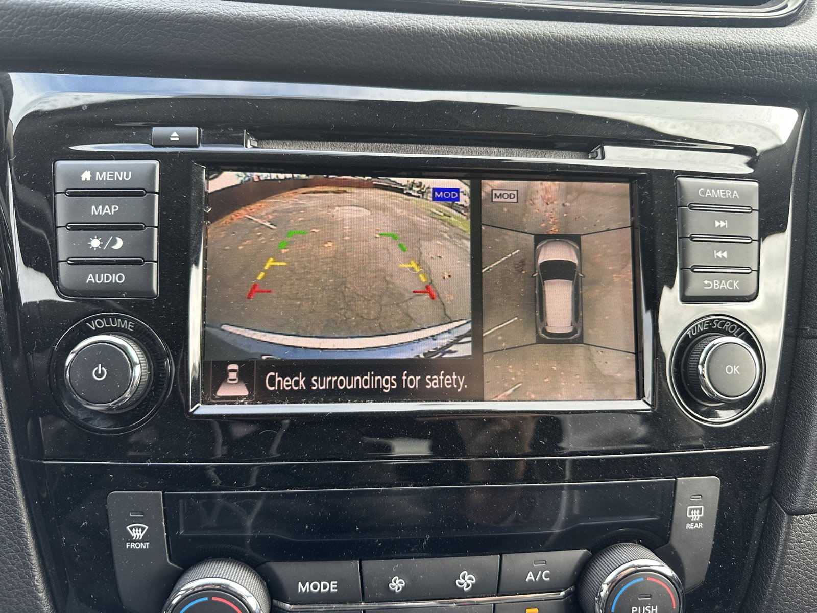 Used 2019 Nissan Rogue SV w/ Premium Package image 13