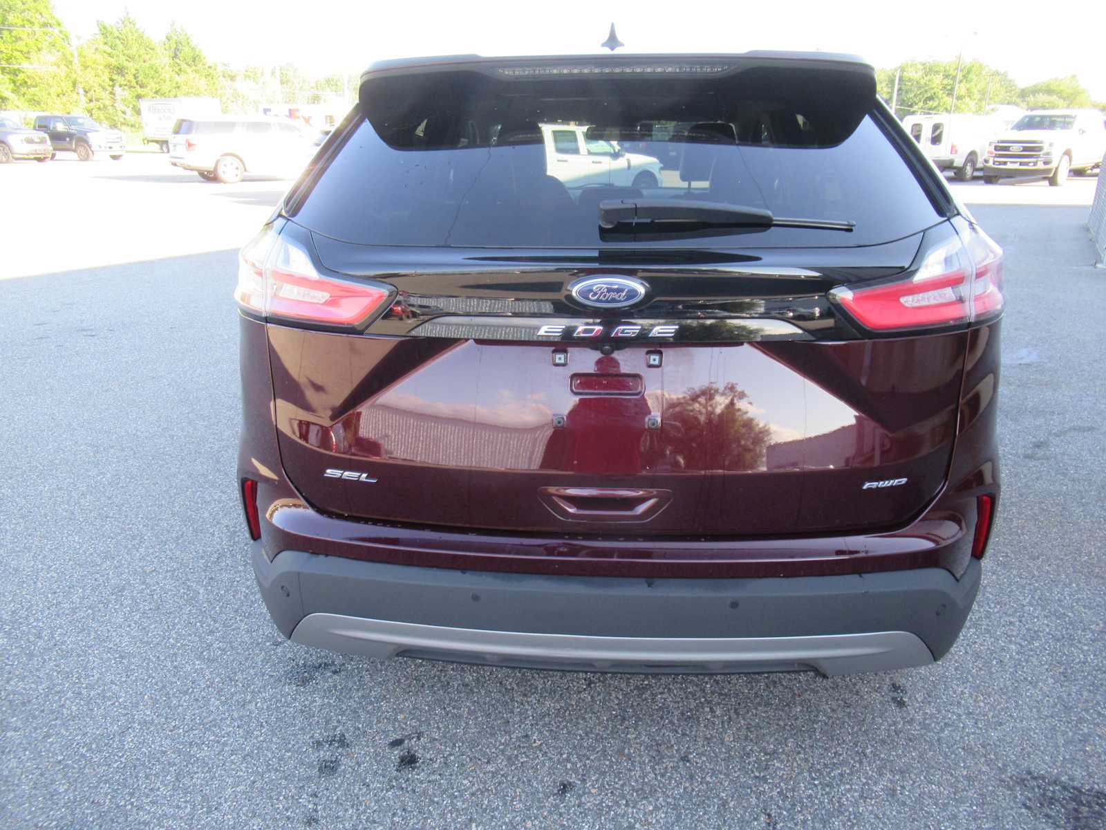 Used 2024 Ford Edge SEL AWD/4WD image 6