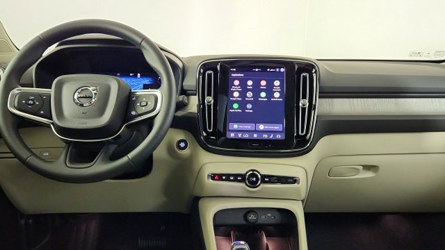 New 2026 Volvo XC40 B5 Plus w/ Protection Package Premier AWD/4WD image 25
