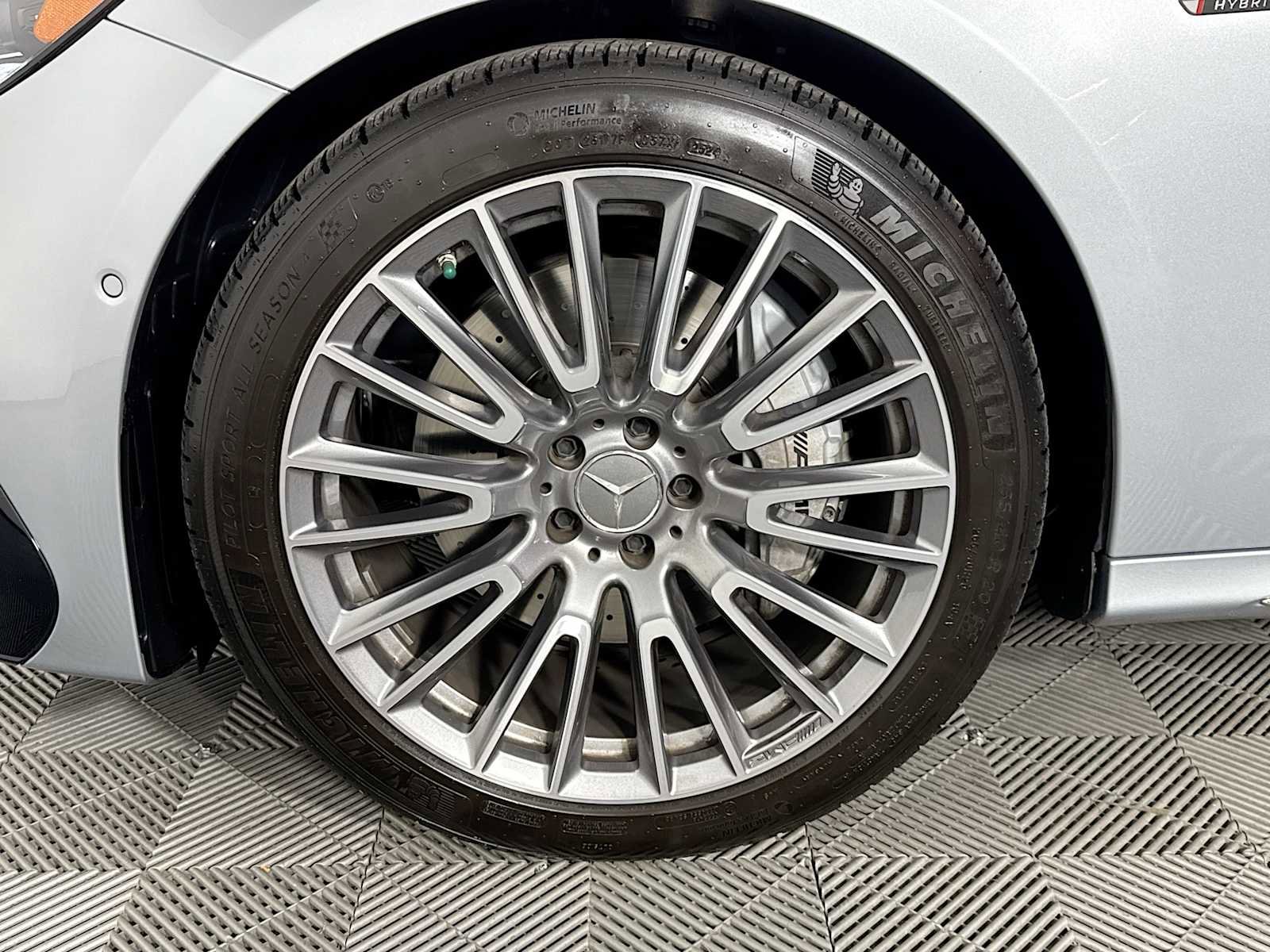 Used 2025 Mercedes-Benz E 53 AMG e 4MATIC Sedan image 28